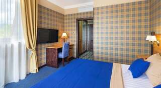 Гостиница «Дача» Кабардинка Стандартный двухместный номер с 1 кроватью или 2 отдельными кроватями и видом на море-12