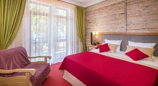 Гостиница «Дача» Кабардинка Стандартный двухместный номер с 1 кроватью или 2 отдельными кроватями и видом на море-4